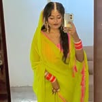 Neelam Nilu - @honey_beequeen906 - Instagram