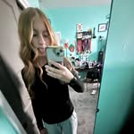 Izzy - @bellabarlow1 - Instagram