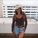 Bella Barnes - Facebook