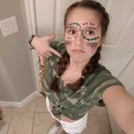 Bella Buchanan - @belladey1214 - Instagram