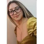 Bella Clavel - @vargasbellita - Instagram