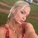 Bella Collins - @bellaaacollins - Instagram