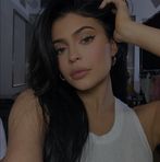 Bella Davidson - Facebook