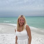 Bella Dawson - @bellasbanners - Instagram