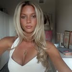 𝐁𝐄𝐋𝐋𝐀 - @bella.lindia - Instagram