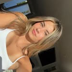 ISABELLA - @bella.mirandaaaa - Instagram