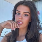 @bellarandall01 - Instagram