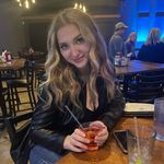 Bella Schroeder - @bellaschroederr - Instagram