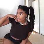 @_bellasharon - Instagram
