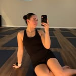 BELLA YATES 🧘🏽‍♀️🌷🎀 - @movementbyb - Instagram