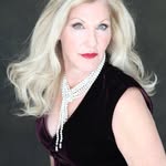Belle Ami - @belleamilovesbooks - Instagram