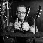 Ben Shand - @beejguitars - Instagram