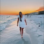 Halle Bennett - Facebook