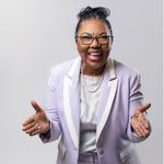 Bernadette Davis - @bernadettedavis.comstmartin - Instagram