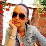 Bernadette Nagy-Takács - @yorkiedetty - Instagram