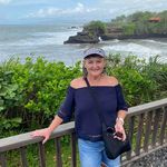 Bernadette Wallace - @berniedebt - Instagram