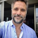 Bernard Desmet - Facebook