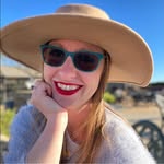 Beth Abbott - @belle_and_books - Instagram