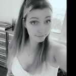 Beth Adams - @bethadamsxox - Instagram