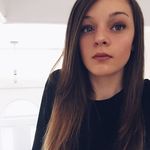 Beth Armstrong - @betharmstrong17 - Instagram