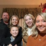 Beth Banks - @bethbanks125 - Instagram