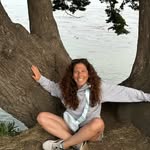 Beth Bloom - @bethbloom8 - Instagram