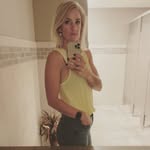 Betsy Dunphy - @thisyogislife - Instagram