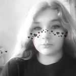 Bethany Earl - @bethearlxoxo - Instagram