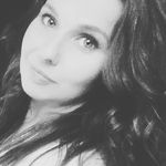 Bethany - @beth.eason.6 - Instagram
