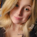 Beth Hawks - @cupcakiiex - Instagram