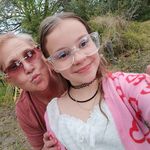 Beth Holmes - @beth.holmes.37051 - Instagram