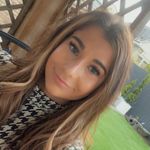 Beth Holmes - @beth.holmes95 - Instagram