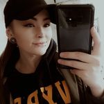 Beth Holmes - @bethany.holmes - Instagram