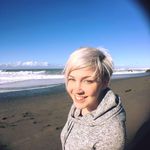 Beth Jacobsen - @betharooo - Instagram