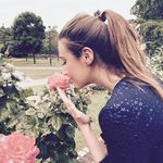Beth Jeffries - @blossomwithbetsy - Instagram