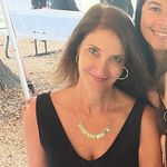 Beth Kenney - @buywithbk - Instagram