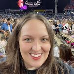 Beth Lackey - @danibeth90 - Instagram