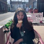 Beth Lancaster - @bethlancaster143 - Instagram