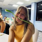 Beth Lyons - @bethanylyons - Instagram