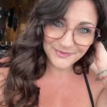 Beth Lyons - @beth_lyons_17 - Instagram