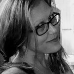 Beth Manis - @preyingmanis - Instagram
