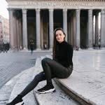 Beth McConnell - @bnine_media - Instagram