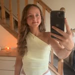 beth - @bethmcgovern22 - Instagram