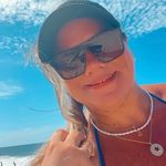 Beth Medeiros - @beth.medeiros.98 - Instagram