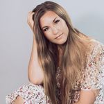 Beth Merrill - @roadbethtravels - Instagram