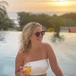 Beth Meyers - @hotmamabeth - Instagram