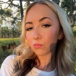 @beth.mobley14 - Instagram