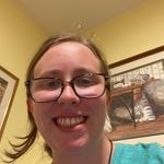 Beth Moeckel - @bethmockel17 - Instagram