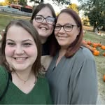 Beth Molands - @molandsbeth - Instagram
