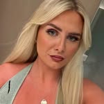Beth Moreland - @bethmorelandx - Instagram